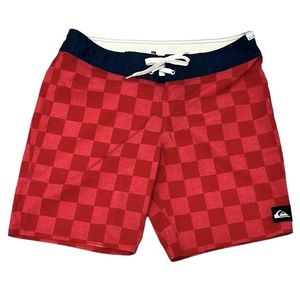 QUICKSILVER RED CHECKERBOARD WITH BLUE WAISTBAND BOARD SHORTS